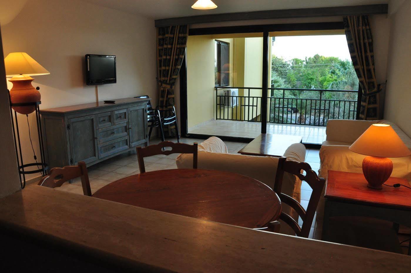 Palm Court Suites Ayvalı Εξωτερικό φωτογραφία